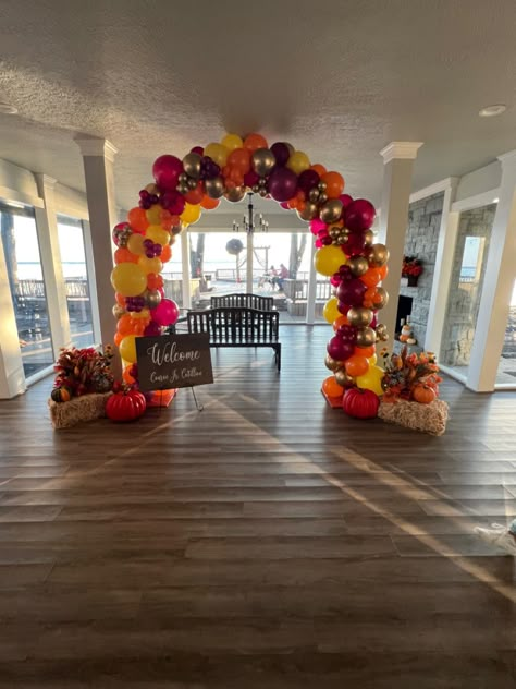 Fall Dance Ideas School, Fall Party Balloon Arch, Fall Decorations Party, Fall Ball Dance, School Fall Festival Ideas Decoration, Fall Theme Balloon Arch, Fall Homecoming Decorations, Fall Balloon Arch Ideas, Thanksgiving Balloon Backdrop