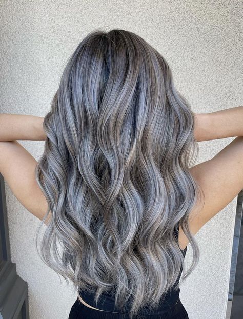 Highlights For Gray Hair, Bronze Balayage, Outfits February, February Outfits, Grey Brown Hair, Shadow Roots, Silver Hair Highlights, Baylage Hair, Platinum Hair Color