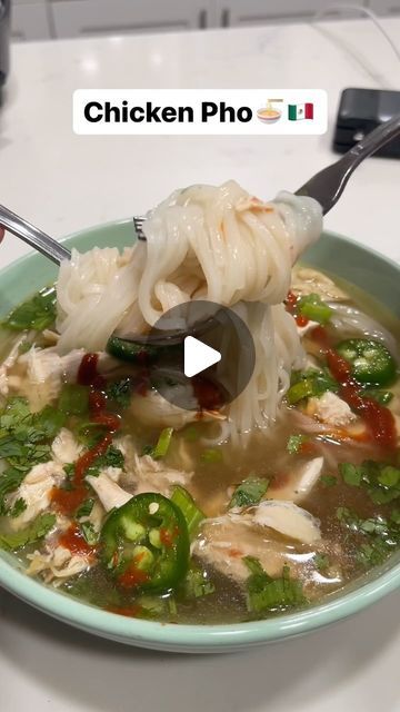 Cooking Spanglish on Instagram: "🚨Save this video for the easiest Pho Recipe!🔥  🚀Follow for more  👉🏻Subscribe for full recipes link in bio🔗  #pho #chickenpho #noodlesoup #souprecipe #caldo" Vegetarian Pho Soup Recipe Easy, Pho Bowl Recipes, Pho Soup Recipe Vegetarian, Pho Noodles Recipe, Shrimp Pho Recipe, Asian Broth Soup, Homemade Pho Recipe, Pho Soup Recipe Easy, Pho Recipe Easy