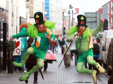 7 Things You See on St. Patrick's Day | Her Campus Fete Saint Patrick, St Patrick's Day Outfit, St Paddys Day, St Paddy, Happy St Patricks Day, Irish Men, St Pattys Day, Saint Patrick, St Patrick’s Day