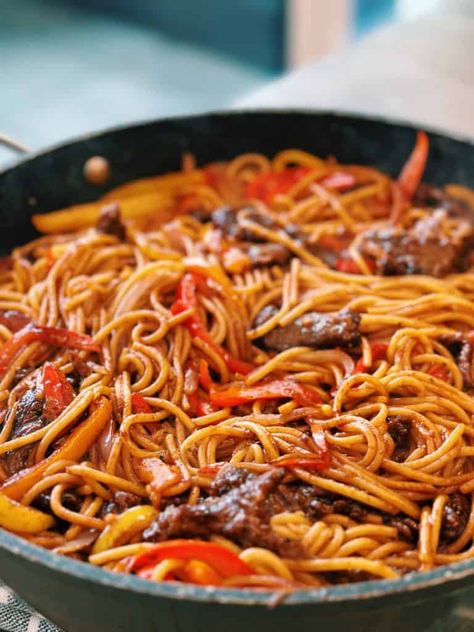 Broccoli Fried Rice, Beef Noodle Stir Fry, Chicken Stir Fry With Noodles, Fried Pasta, Black Pepper Beef, Tiffy Cooks, Pepper Beef, Easy Delicious Dinners, Stir Fry Noodles