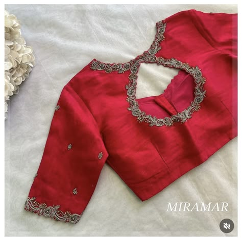 Simple Blouse Designs With Border, Blouse Designs With Border, Dress Stitching Ideas, Dress Stitching, Blouse Designs Pattern, Blouse Works, Latest Blouse Designs Pattern, Traditional Blouse Designs, Simple Rangoli Border Designs