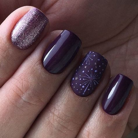 Best Winter Nail Colors 2023-2024 16 Ideas: Stay Stylish All Season Acrylic Dip Nails Powder, Purple Holiday Nails, Purple Christmas Nails, Best Winter Nail Colors, Purple And Silver Nails, Winter Nail Colors, New Years Eve Nails, Nails Arts, January Nails