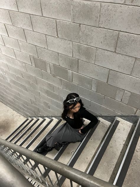 aesthetic staircase photoshoot idea Aesthetic Staircase, Stairwell Pictures, Pictures On Stairs, Staircase Photoshoot, Staircase Pictures, Grunge Photoshoot, Rooftop Photoshoot, Halloween Pics, Prom Poses