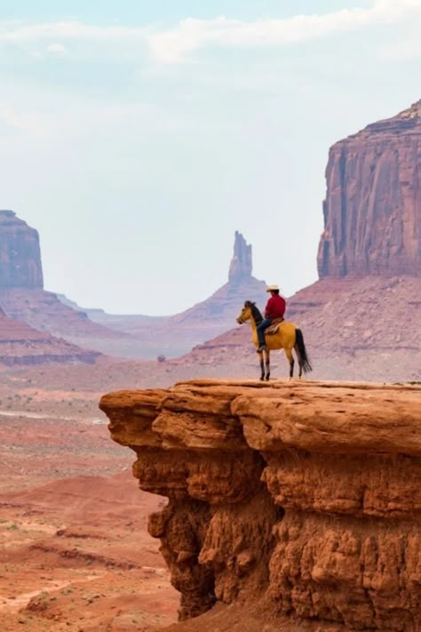 55 Best Places to Visit in the US Old West Aesthetic, Monument Valley Utah, Western Artwork, Bg Design, Western Landscape, Western Paintings, Last Ride, West Art, Western Riding