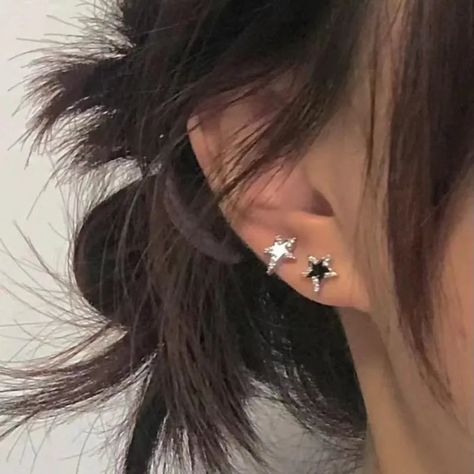 Nepo Baby, Y2k Earrings, Earrings 2023, Trendy Stud Earrings, Ear Piercings Helix, Punk Design, Punk Earrings, Star Stud Earrings, Y2k Jewelry