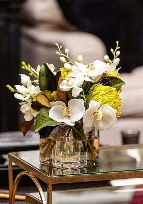 Coffee Table Cheap, Flower Coffee Table, Coffee Table Flowers, White Flower Arrangements, Table Flower Arrangements, Corporate Flowers, Flower Arrangements Simple, Beautiful Orchids, Floral Image