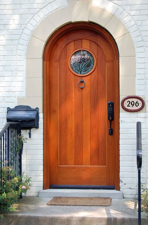 Wooden Arched Doors - Round Top & Curved Top Doors Arched Doors Exterior, Round Exterior Door, Curved Doors Entrance, Front Door Curved Top, Doors With Round Windows, Round French Doors, Round Interior Doors, Rounded Front Door Entrance, Round Top Front Door