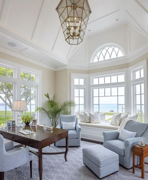 House In The Hamptons Interior Design, American Hamptons Interior, Coastal Home Library, Coastal Beach House Decor, Nantucket House Interior, Coastal Library Room, Hamptons House Aesthetic, New England Style Living Room, Coastal Library