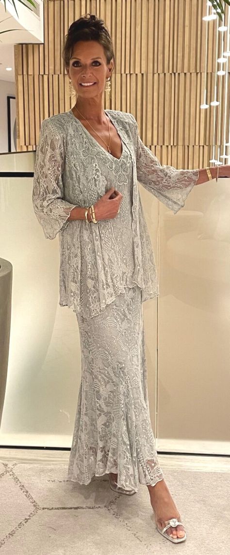 CRIBE! Winter Mother Of The Bride Dress, Wedding Dresses For Grandmother Of Bride, Grandma Of The Bride Dress Grandmothers, Grandmother Of Bride Dresses, Mother Of The Bride Outfits Uk, Grandma Dress For Wedding, Grandmother Wedding Outfit, Grandma Of The Bride Dress, Grandma Wedding Outfit