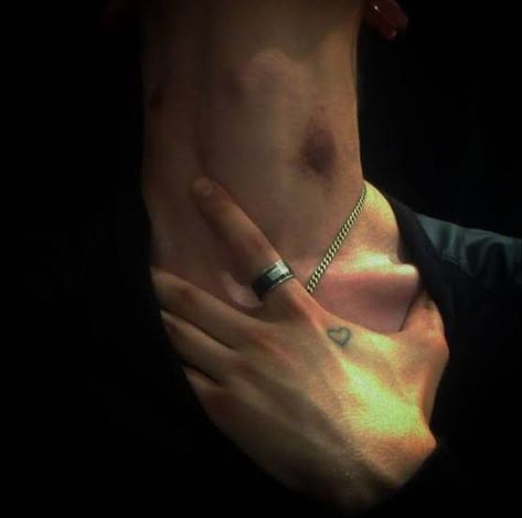 Bite Mark, Love Bites, Alec Lightwood, Gorillaz, Look At You, Shadowhunters, Dark Aesthetic, Jesus Fish Tattoo, Rings For Men