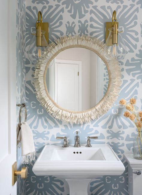 Coastal Design Ideas, Powder Bath Wallpaper, Coastal Powder Room, Pool House Bathroom, Girly Bathroom, Powder Room Wallpaper, Powder Room Makeover, Pool Bathroom, Pool Bath