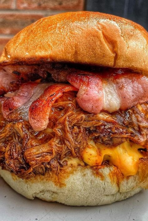 Italian Pork Sandwich, Recipe Pulled Pork, Recipes Pulled Pork, Pork Burgers Recipes, Street Food Business, Pulled Pork Burger, Friday Dinner, Pulled Pork Sandwiches, Bear Recipes