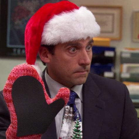 The Office Christmas, The Office Memes, Christmas Widgets, Wallpaper Office, The Office Show, Christmas Episodes, Office Memes, Office Quotes, Dunder Mifflin