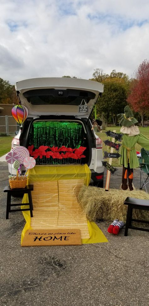 Diy Trunk Or Treat Ideas, Oz Trunk Or Treat, Diy Trunk Or Treat, The Wizard Of Oz Halloween, Diy Trunk, Church Trunk Or Treat, Wizard Of Oz Halloween, Church Trunk, Trunker Treat Ideas