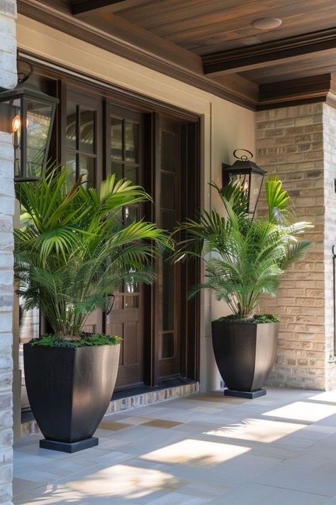 Outdoor Planters Front Door, Front Door Porch Ideas, Door Porch Ideas, Front Door Flower Pot Ideas, Step Display, Planters Front Door, Front Door Plants, Front Door Planters, Flower Pot Ideas