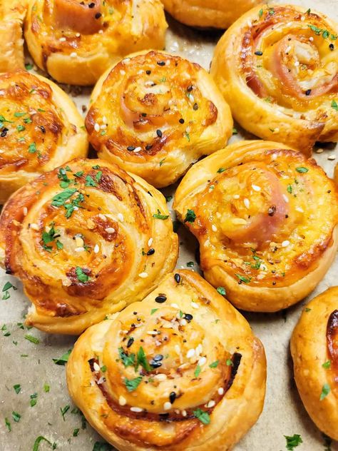 Ham and Cheese Pinwheels - Simply Scratch Made Fall Recipes Appetizers, Fall Appetizers Easy, Ham And Cheese Pinwheels, Pumpkin Rolls Recipe, Pinwheel Appetizers, Cheese Pinwheels, Fall Appetizers, Hot Appetizers, Chicken Farming