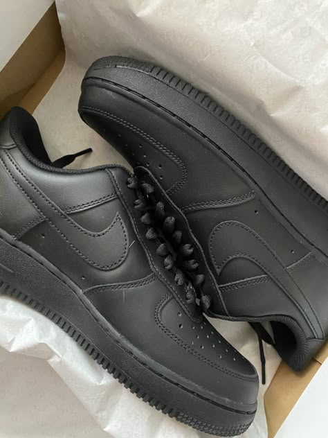 Black Air Force Outfit, Black Air Force 1 Outfit, Air Force Noir, Nike Air Force Ones Outfit, Air Force One Outfit, Air Force 1 Noir, Nike Air Force Black, Forces Outfit, Zapatillas Nike Air Force