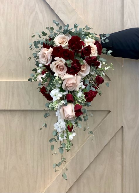 Wedding Bouquet Burgundy And White, Teardrop Bridal Bouquet, White Cascading Bridal Bouquet, Bouquet Burgundy, Burgundy Bouquet, Cascading Wedding Bouquets, Cascade Bouquet, White Bouquet, Wedding Deco