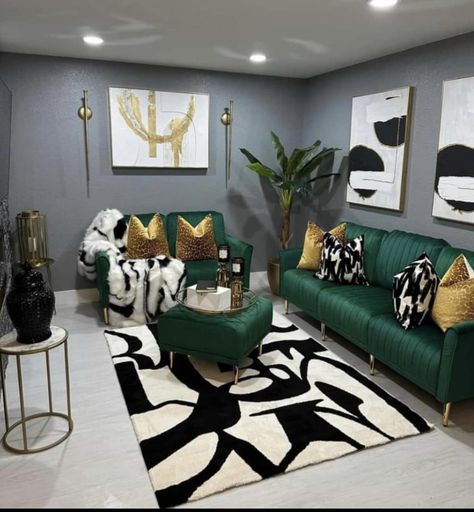 Green Black And White Living Room, Emerald Green Living Room, Glam Rooms, Green Sofa Living Room, Green Living Room Decor, Glam Living Room Decor, Black Living Room Decor, Black Living, Green Living Room