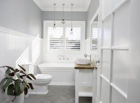 Thirlmere Hamptons Estate - Intrim Mouldings Hampton Style Bathrooms, Bathroom Extension, Hamptons Bathroom, Hamptons Interior Design, Hamptons Interior, Hamptons Style Homes, Styl Hampton, Modern Hampton, Hampton Style