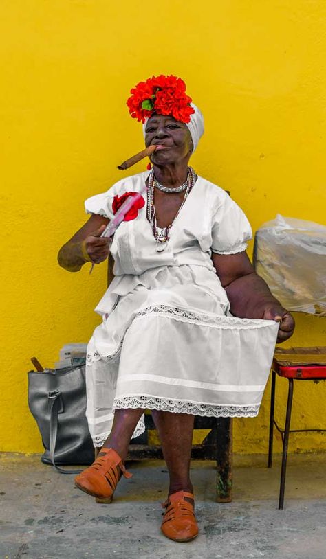 50s Cuban Fashion, Cuban Clothing, Carribean Women, Late 1950s Fashion, Cuban Cigars Woman, Cuba Women, Cuban Dress, Cuban Outfit, Cuba Style