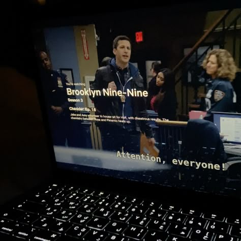 Watching Sitcoms Aesthetic, Brooklyn Nine Nine Aesthetic, Jake Peralta Aesthetic, Brooklyn 99 Aesthetic, B99 Aesthetic, Jake And Amy, Brooklyn 9 9, Netflix Chill, Jake Peralta