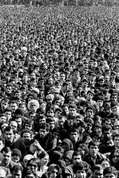 Reopening of the university of Tehran. January 14, 1979. © Maryam Zandi University Of Tehran, Iran Culture, Iran Pictures, People Crowd, Long Shadow, Photo Essay, Tehran, Modern Life, Albert Einstein