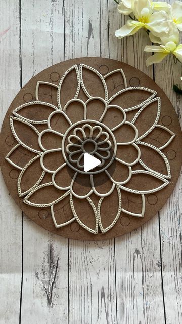 Circle Mdf Board Painting, Mdf Crafts Ideas Wall Art, Mandala Art With Clay, Mandala Clay Art, Moulded Clay Art, Clay Mandala Art, Mdf Art Ideas, Lippan Art Ideas, Mdf Board Painting Ideas