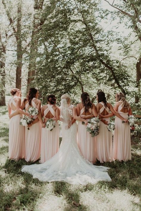 Pink Wedding Party, Light Pink Bridesmaids, Baby Pink Wedding, Pale Pink Weddings, Pastel Pink Weddings, Light Pink Bridesmaid Dresses, Wedding Party Poses, Soft Pink Wedding, Party Poses