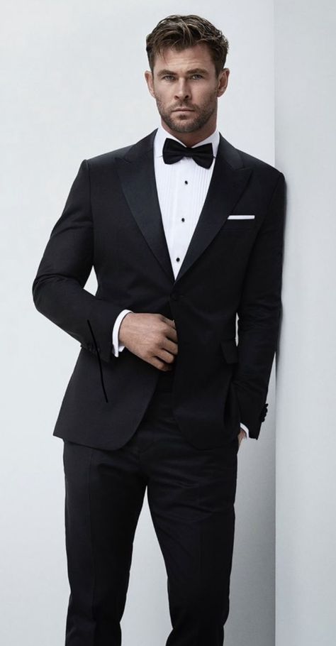 Men's Tuxedo Wedding, Groom Suit Black, Wedding Suits Men Black, Groom Tux, Stylish Mens Suits, Wedding Tux, Black Suit Men, Black Suit Wedding, Costume Noir