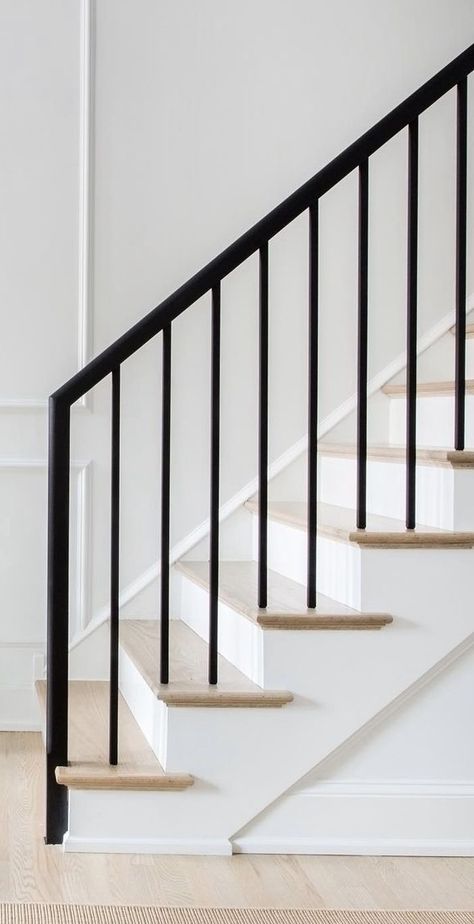 Minimalist Railing Stairs, Stair Rails Modern, Black Balustrade Stairs, Black Rail Staircase, Metal Modern Railing, Modern Stair Ballister, Metal Stair Banister, Black Indoor Stair Railing, Stair Railing Black Metal