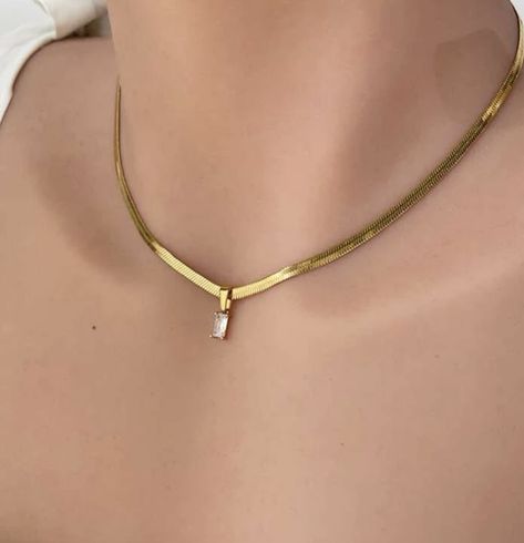 Regular Wear Gold Chains, Gold Jewelry Simple Necklace Indian, Latest Gold Necklace Designs, Latest Necklace Design, Necklace Design Ideas, Gold Necklace Design, Women Gold Necklace, Diamond Drop Pendant, Neck Pieces Jewelry