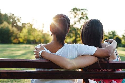 Mother And Teen Daughter Aesthetic, Mom And Teenage Daughter, Mother And Teen Daughter, Hendrix Aesthetic, Mother Daughter Shoot, Aesthetic Mother, Mom Daughter Photos, Daughter Aesthetic, Mother Daughter Photoshoot