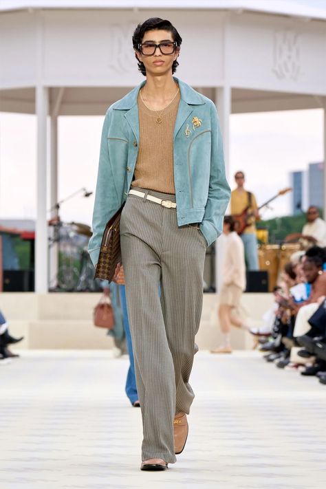 Minimalist Style Men, Dapper Gentleman Style, Menswear Runway, Men Fashion Show, Mens Outfit Inspiration, Denim Jacket Men, Menswear Collection, Fashion Fits, Mode Fashion