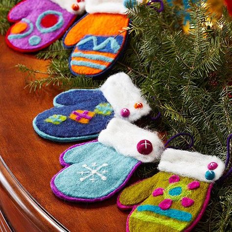 Felt Ornaments Diy, Ornaments Ideas, Mitten Ornaments, Felt Christmas Decorations, Navidad Diy, Felt Christmas Ornaments, Wool Crafts, Christmas Sewing, Christmas Ornaments To Make