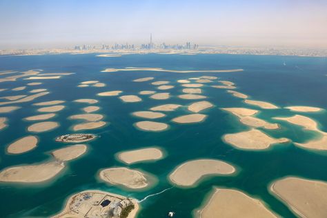 Jay Leno Buys $13.5m Seafair Estate in Newport, Rhode Island What To Do In Dubai, Dubai Frame, Things To Do In Dubai, Luxurious Mansion, Dubai International Airport, Jay Leno, Dubai World, Dubai Real Estate, Palm Jumeirah