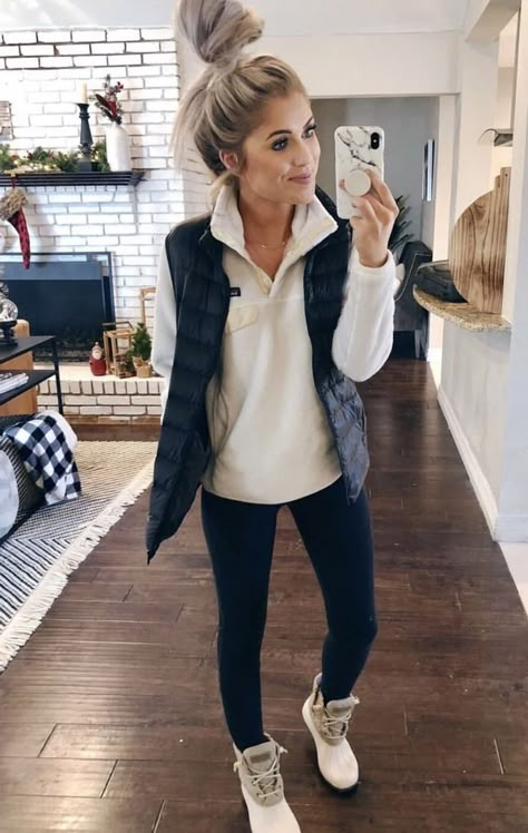 Thanksgiving Outfit Women Casual, Bracelet Outfit, Vinter Mode Outfits, Casual Thanksgiving Outfits, Stephanie Gottlieb, Winter Mode Outfits, Thanksgiving Outfit Women, Look Legging, Fest Outfits