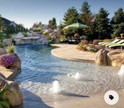 Ideas De Piscina, Kleiner Pool Design, Beach Entry Pool, Amazing Pools, Dream Backyard Pool, Pool Design Ideas, Pools Backyard Inground, Luxury Swimming Pools, Swimming Pool Ideas