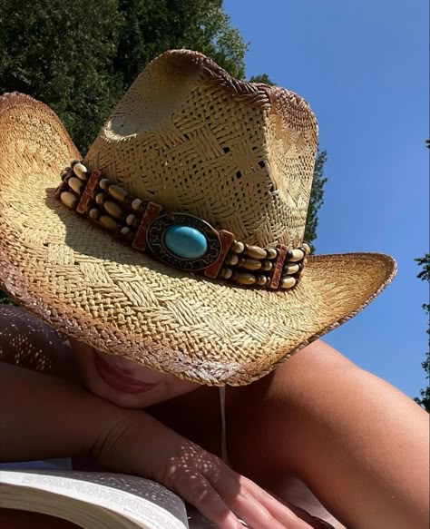 Beach Cowboy Hat, Beach Cowgirl, Cowgirl Era, Coastal Cowgirl Aesthetic, Costal Cowgirl, Cowgirl Summer, Miley Stewart, Chestnut Springs, Vsco Pictures