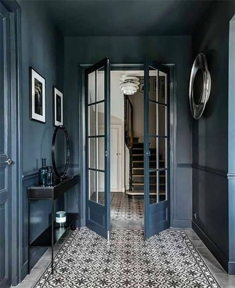 Color Drenched Rooms - The Honeycomb Home Entrance Room Decor, Entrance Room, Black Paint Color, Dark Paint Colors, Sorority House, Best White Paint, Room Decor Inspiration, Hallway Designs, Monochromatic Color Scheme