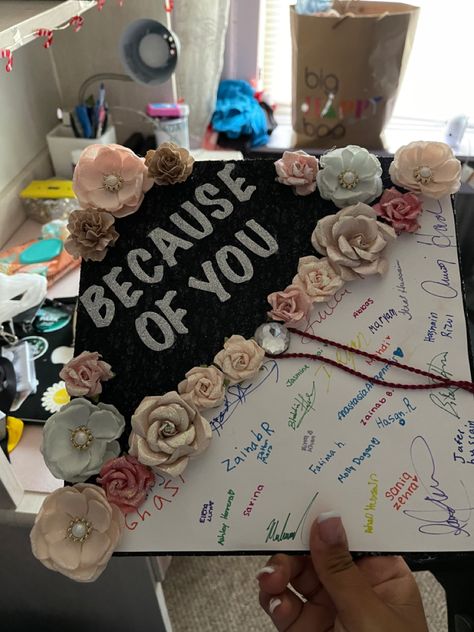 Grad Cap Ideas Family, Graduation Cap Family, Grad Cap Family, Photo Collage Grad Cap, Trio Graduation Caps, Graduation Cap Designs Family, Matching Grad Caps For Best Friends, Graduation Cap Designs Best Friends, Best Friend Grad Caps