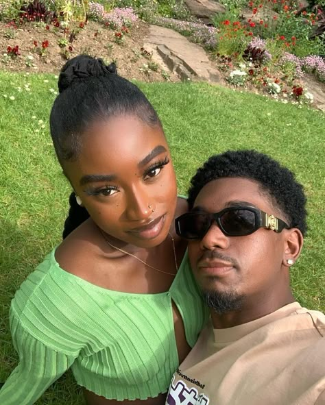 Black Relationships, Couple Black, Ebony Love, Black Couple, Couples Vibe, Black Love Couples, Cute Relationship Photos, Black Couples Goals, Relationship Goals Pictures