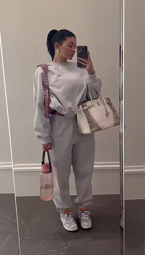 Stylizacje Kylie Jenner, Look Kylie Jenner, Looks Kylie Jenner, Estilo Kardashian, Kylie Jenner Look, Kylie Jenner Outfits, Kylie Jenner Style, Casual Outfit Inspiration, Jenner Outfits