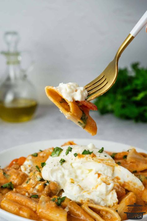 Pasta With Burrata, Burrata Pasta, Ham Pasta, Week Night Dinners, School Dinner, Homemade Pasta Recipe, Pasta With Sausage, Pasta Ideas, Cooking Pasta