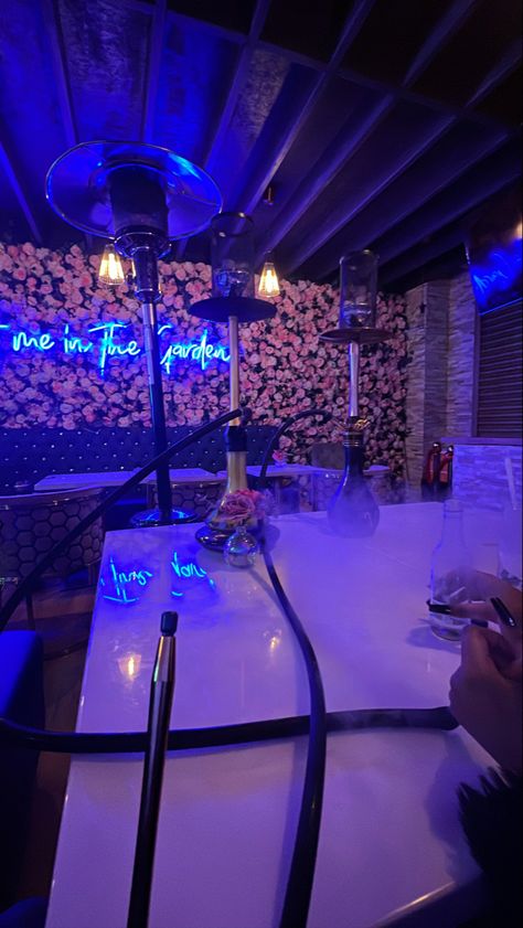 Hooka Bar Instagram Story, Nargila Bar, Sheesha Snapchat Story, Billiards Aesthetic, Lounge Aesthetic, Bar Alcohol, Party Night Club Aesthetic, Best Advice Quotes, Enjoying Music