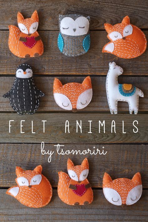 فن النسيج, Fox Ornaments, Felt Fox, Adventure Nursery, Felt Crafts Diy, Felt Christmas Decorations, Felt Embroidery, Miniature Animals, Felt Christmas Ornaments