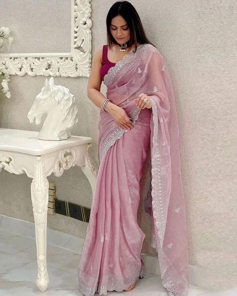 Light Pink Combination Dress, Pink Contrast Color Combinations, Saree And Blouse Color Combinations, Pink Saree Blouse Combination, Blouse Designs Organza Saree, Sarees For Farewell, Saree Combination, Masaba Gupta, Saree Color Combinations