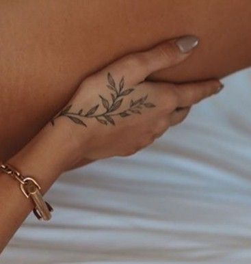 Wrist Hand Tattoo, Blatt Tattoos, Video Tattoo, Wrap Around Wrist Tattoos, Kids Tattoo, Thumb Tattoos, Wrap Tattoo, Finger Tattoo For Women, Hand And Finger Tattoos