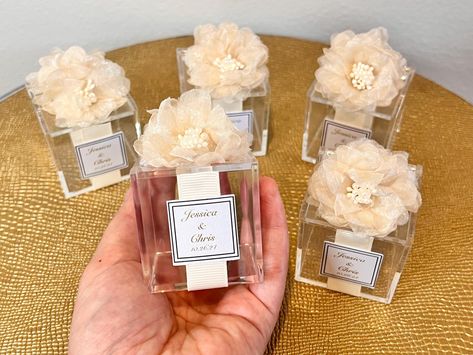 Ivory Silk Rose Wedding Favor Boxes| Set of 5| Bridal | Personalized Party & Bridal shower Favor Box | Acrylic Box Favors, Bridal Shower Goodie Bags, Luxury Party Favors, Favor Boxes Ideas, Wedding Chocolate Favors, Flower Favor, Rose Wedding Favors, White Wedding Favors, Chocolate Wedding Favors